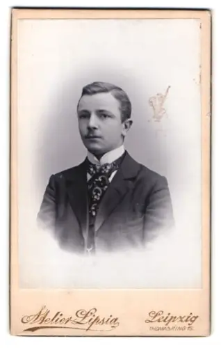 Fotografie Atelier Lipsia, Leipzig, Thomasiusstrasse 15, Porträt eines jungen Mannes