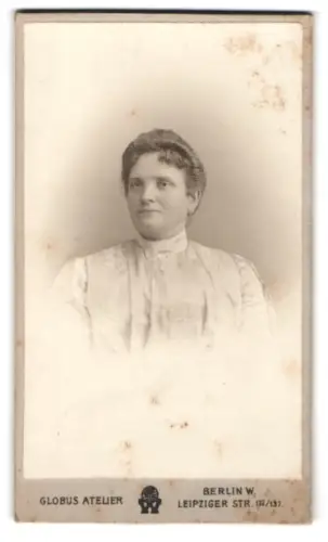 Fotografie Globus Atelier, Berlin, Leipziger Strasse 132/137, Liddy im Porträt