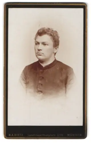 Fotografie N. A. Dietz, München, Sendlingerthorplatz 6, Portrait eines jungen Mannes 1893