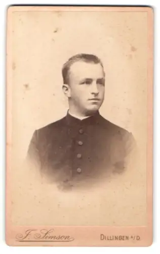 Fotografie J. Simson, Dillingen, Donaustrasse 39, Hugo Eckert im Porträt 1893