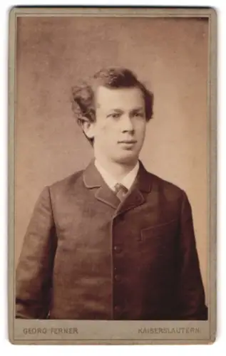 Fotografie Georg Ferner, Kaiserslautern, Alleestrasse 3, Porträt eines jungen Mannes 1892