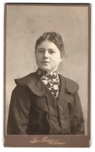 Fotografie Ig. Menge, Halberstadt, Meta Rauscher im Porträt