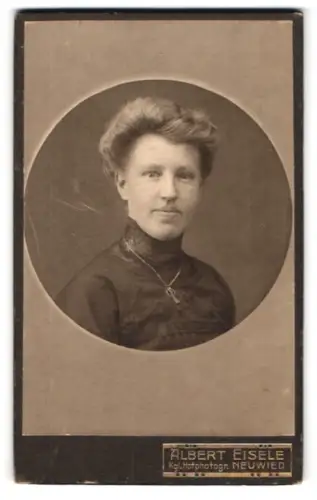Fotografie Albert Eisele, Neuwied, Porträt einer Dame 1914