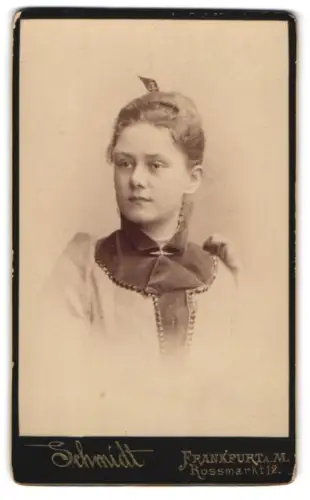 Fotografie Schmidt, Frankfurt a. M., Rossmarkt 12, Porträt einer jungen Frau