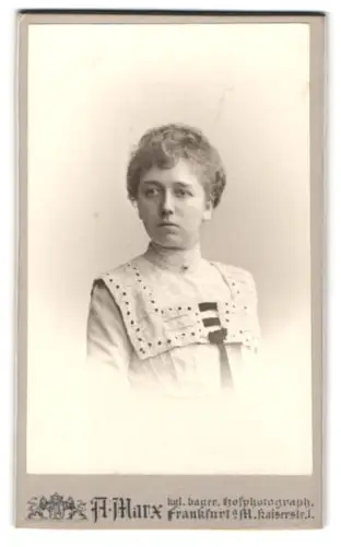 Fotografie A. Marx, Frankfurt a.M., Kaiserstrasse 1, Elsa Metz im Porträt