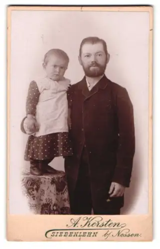 Fotografie A. Kersten, Siebenlehn b. Nossen, Vater mit Kind
