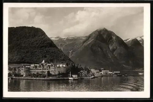 AK Balholm, Kviknes Hotel am Wasser