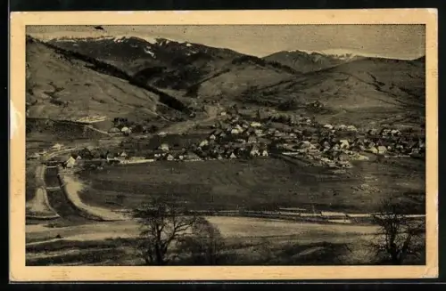 AK Ökörmezö, Látképe, Háttérben az magas Kamjánka havassal