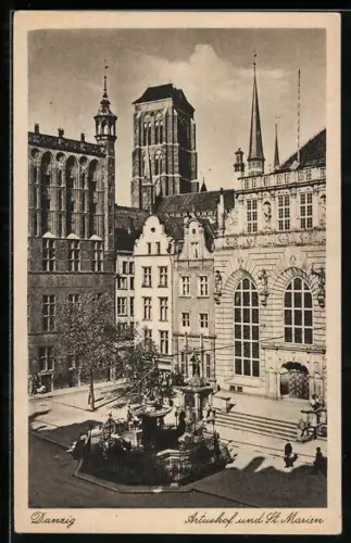 AK Danzig / Gdansk, Artushof und St. Marien