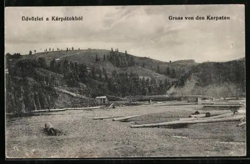 AK Karpaten, Flusslauf, Brücke und Hügellandschaft, Gruss von den Karpaten