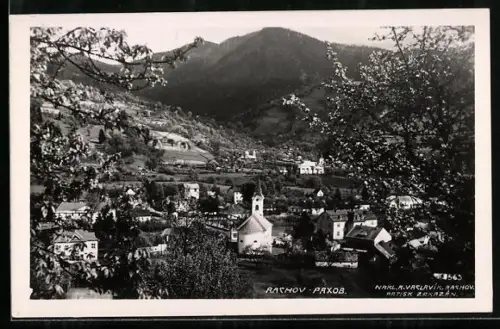 AK Rachov, Ortspartie mit Kirche