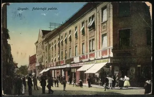 AK Ungvár, Fehérhajó palota