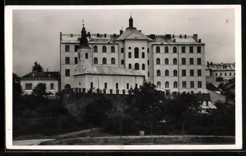 AK Ungvar, Szant Bazil Internatus