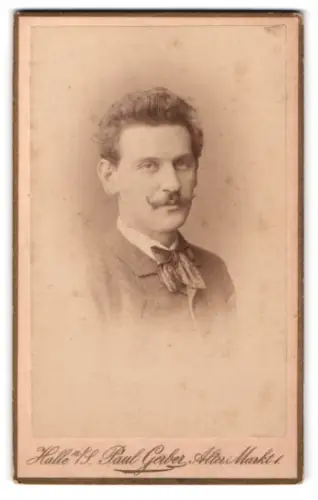 Fotografie Paul Gerber, Halle a. S., Alter Markt 1, Porträt eines Mannes mit Schnurrbart