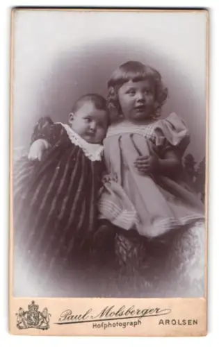 Fotografie Paul Molsberger, Arolsen, Anneliese und Ria Molsberger zusammen im Porträt