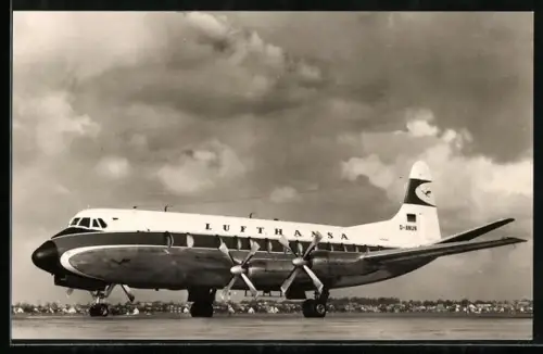AK Flugzeug der Lufthansa Viscount 814 D-ANUN auf dem Landeplatz