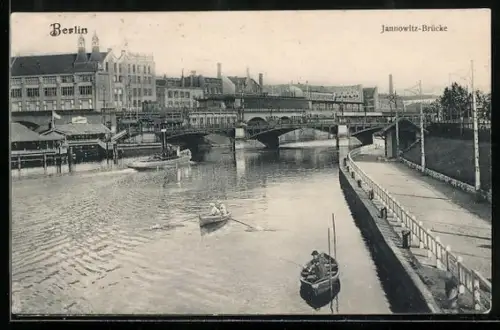 AK Berlin, Märkisches Ufer, Jannowitzbrücke mit Ruderbooten