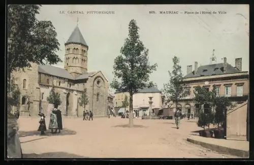 AK Mauriac, Place de l`Hotel de Ville