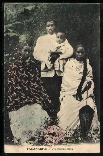 AK Tananarive, Une Famille Hova, Madegassische Familie