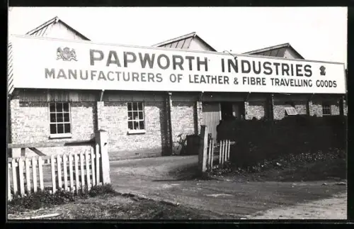 Foto-AK Bourn, Papworth Industries, Manufacturers of Leather & Fibre Travelling Goods
