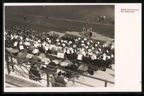 AK Wien, Johann-Strauss-Konzert im Wiener Stadion 1931, Orchester u. Dirigent aus der Vogelschau