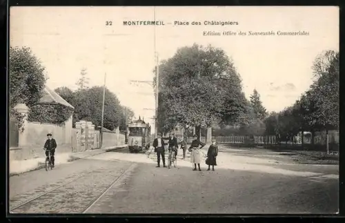 AK Montfermeil, Place des Chataigniers, Strassenbahn