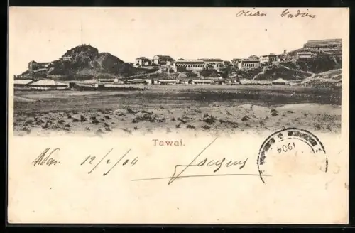 AK Tawai, Ortspanorama mit Berg