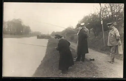 AK Erbprinz Albrecht von Bayern beim Angeln