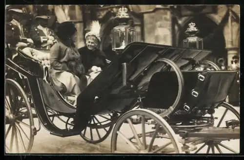 Foto-AK Königin Maria Therese von Bayern in einer Kutsche