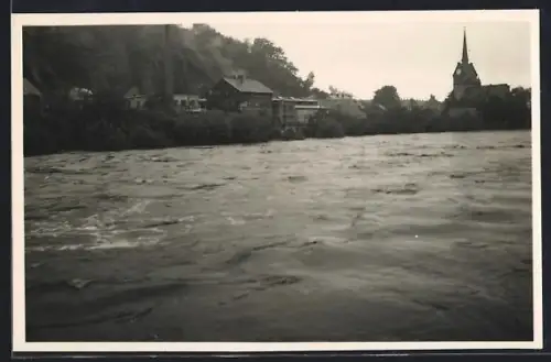 Foto-AK Leisnig, Mulde-Hochwasser 1954, Blick zur Kirche