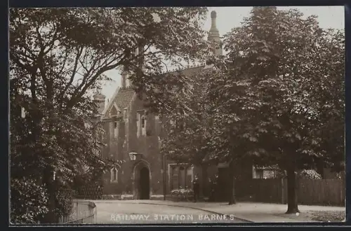 AK Barnes, Railway Station