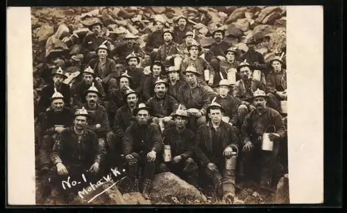 Foto-AK Bergleute mit Henkelmännern