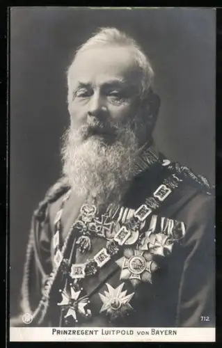 AK Prinzregent Luitpold von Bayern in Uniform mit Orden