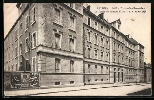 AK Lons-le-Saunier /Le Jura, Le Lycée de Jeunes Filles