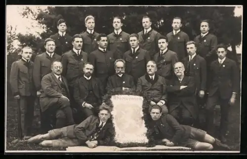 Foto-AK Kalsdorf bei Graz, Absolventen der Schule Thalerhof