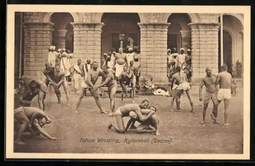 AK Kyderabad /Deccan, Männer beim Ringen