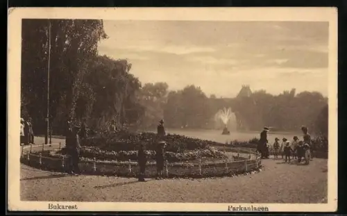 AK Bukarest, Spaziergänger in den Parkanlagen