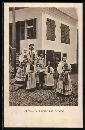AK Neudorf, Sächsische Familie in Tracht