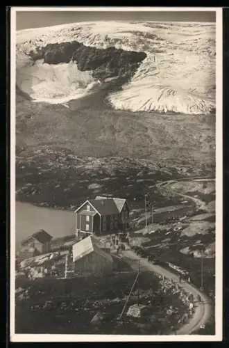 AK Geiranger, Hotel Djupvashytten mit Autos