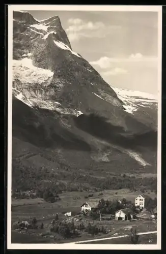 AK Norangsdalen, Teilansicht mit Bergen