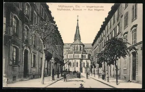 AK Mulhouse /Alsace, Rue Magenta avec vue sur l`église en arrière-plan