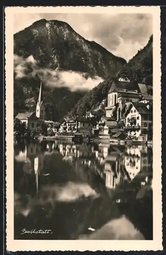 AK Hallstatt, Ortsansicht am See mit Kirche
