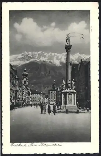 AK Innsbruck, Maria-Theresien-Strasse mit Blick zu den Bergen