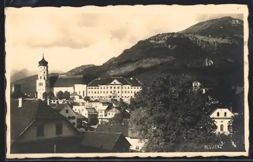 AK Bludenz, Panorama mit Kirche und Bergkulisse