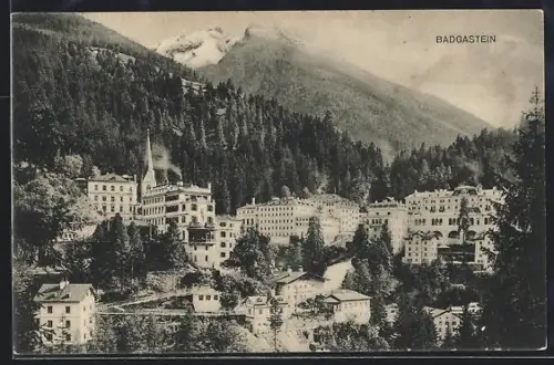 AK Badgastein, Ortsansicht mit Hotels, Brücke und Bergpanorama