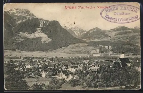 AK Bludenz /Vorarlberg, Panorama mit Ort und Bergkulisse
