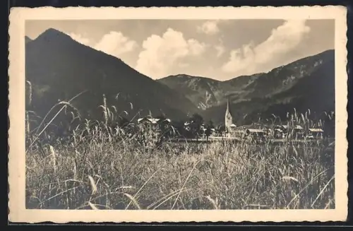 AK Krimml im Oberpinzgau, Panorama mit Ort und Bergen