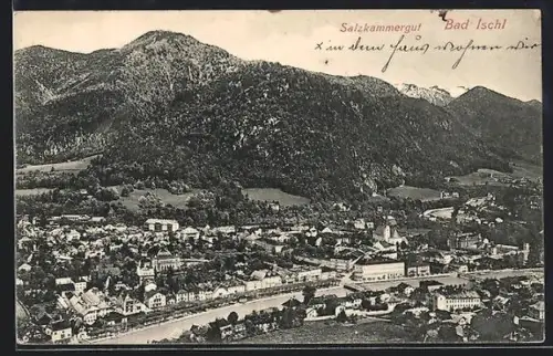 AK Bad Ischl /Salzkammergut, Panorama mit Ort, Fluss und Bergen