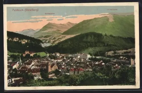 AK Feldkirch /Vorarlberg, Panorama mit Stadt und Bergkulisse