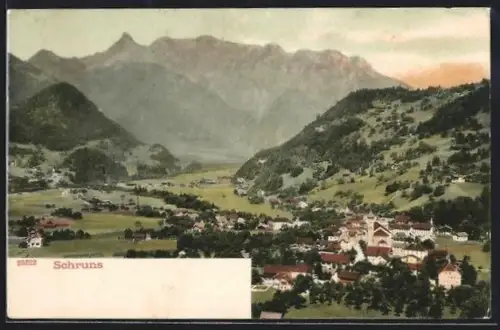 AK Schruns /Vorarlberg, Panorama mit Kirche und Bergen